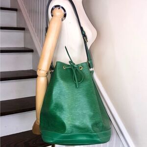 LOUIS VUITTON Green Epi Leather Noe GM Drawstring Bucket Shoulder Bag RARE VTG
